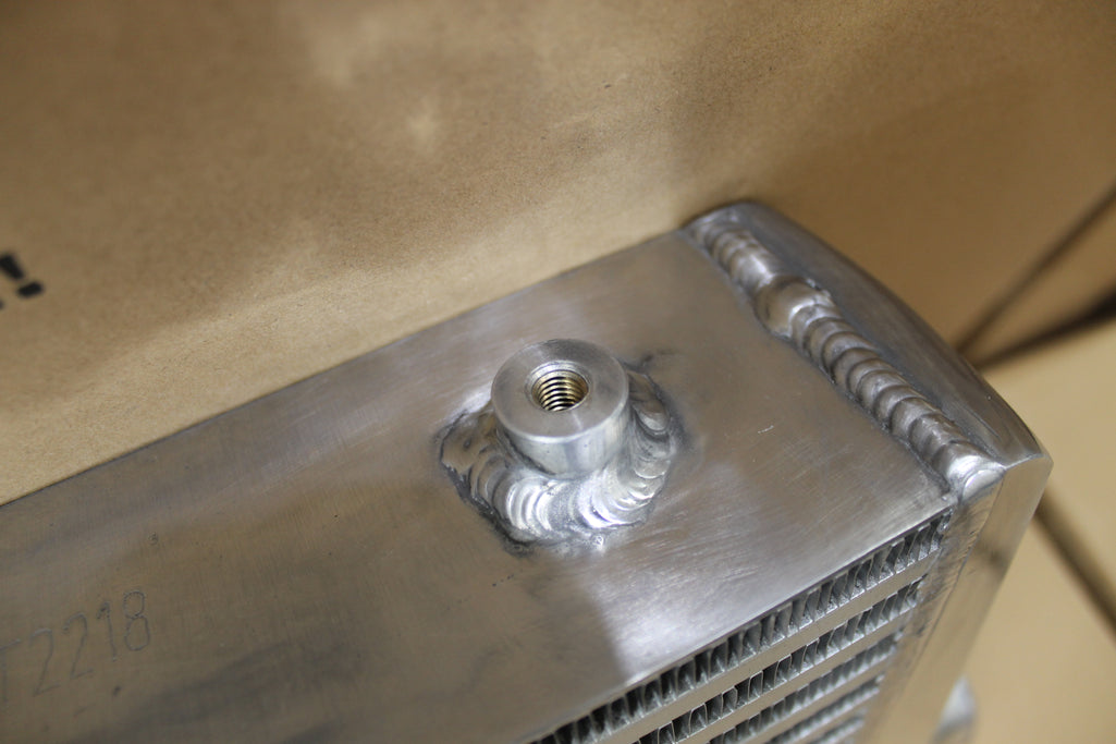 Bar & Plate Intercooler (Core Size 300x600x76mm. 3.0" Outlets).
