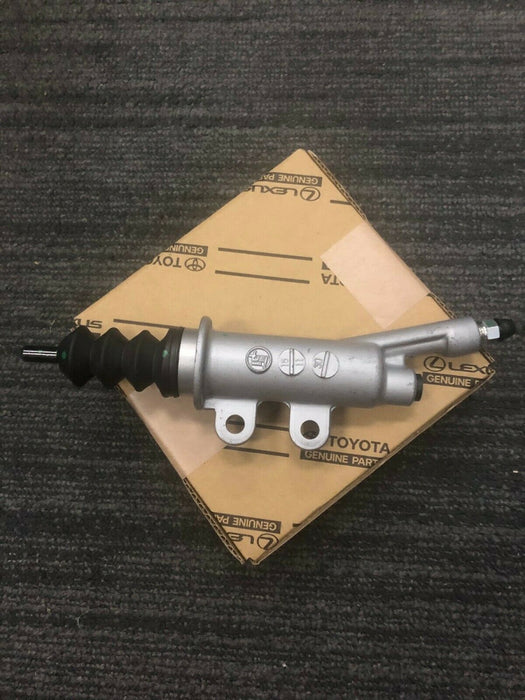 Genuine Toyota Getrag V160 & V161 6spd Slave Cylinder - 31470-14060